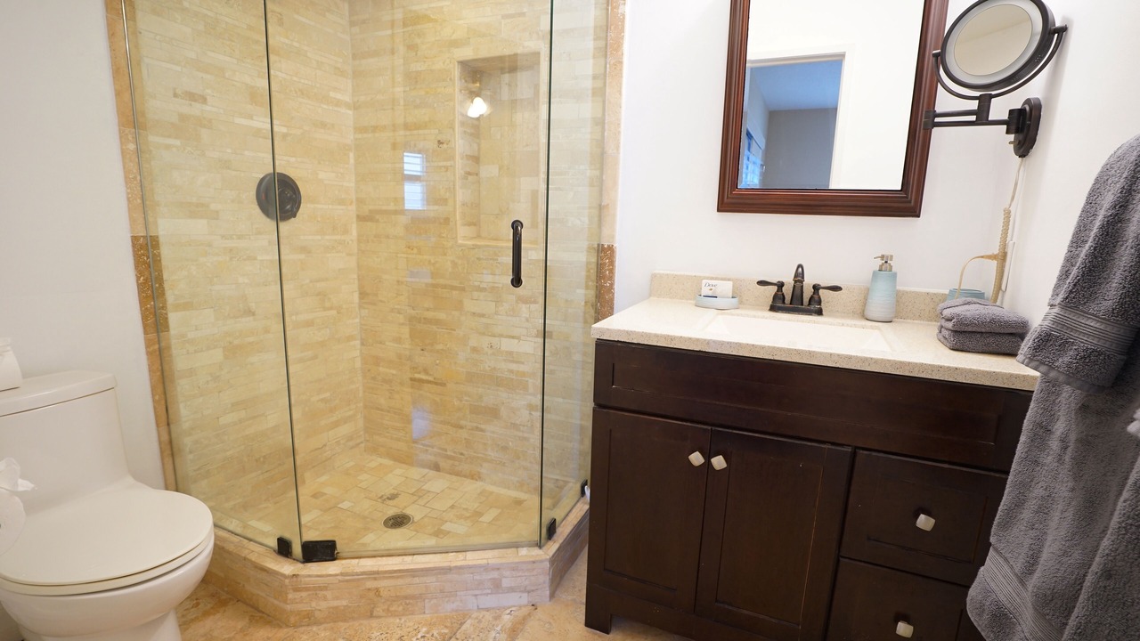 Photo of Bathroom in Imperial Point