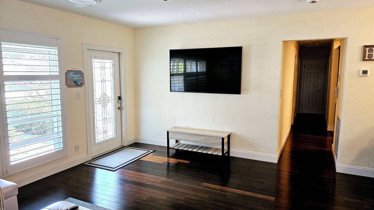 Photo of Livingroom in Imperial Point