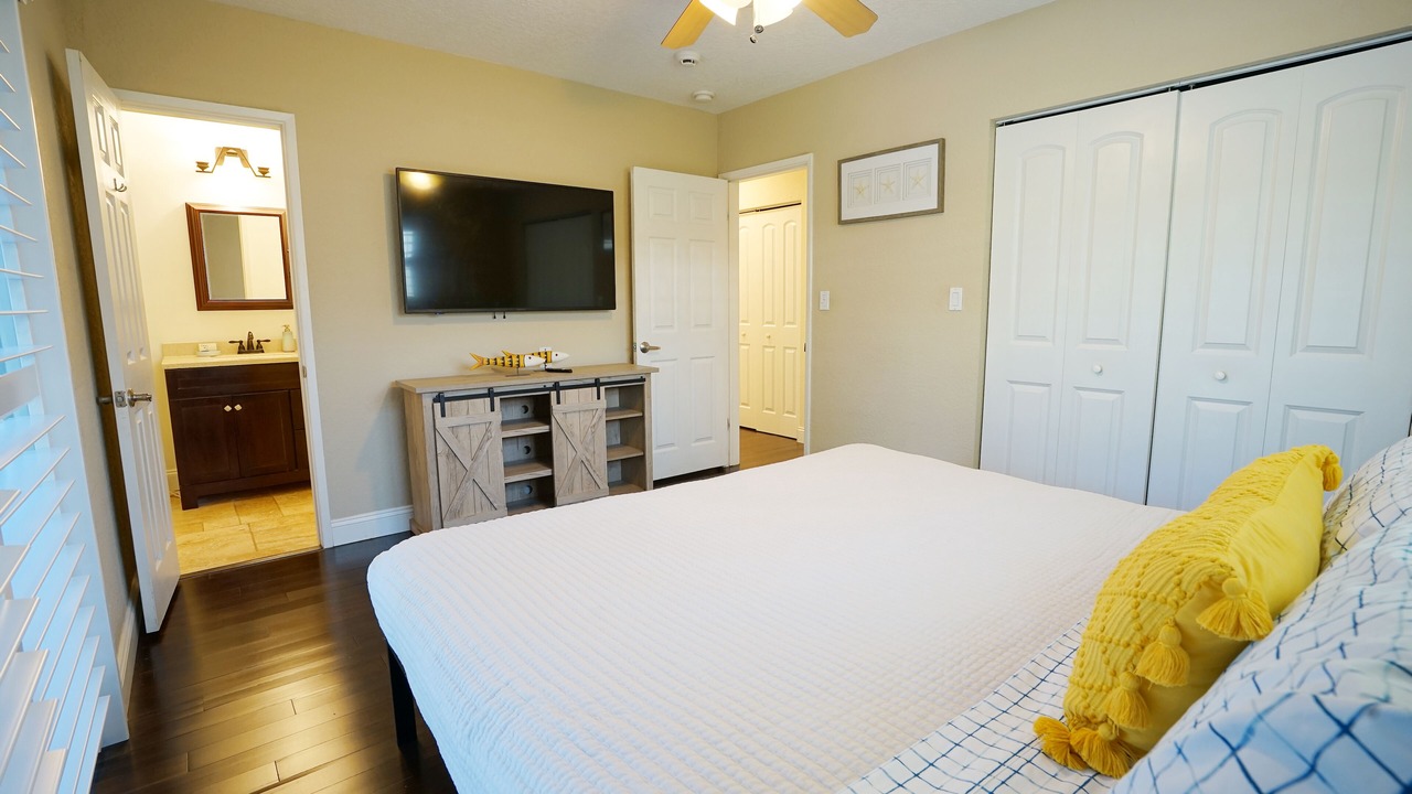 Photo of Bedroom in Imperial Point