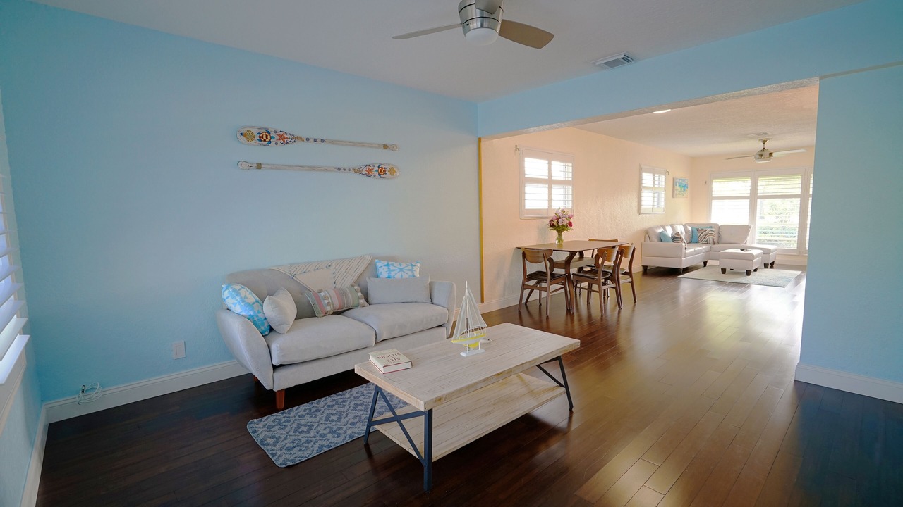 Photo of Livingroom in Imperial Point