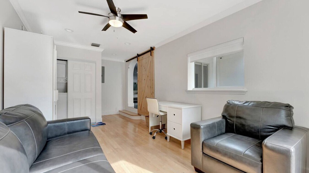 Photo of Livingroom in Victoria Park