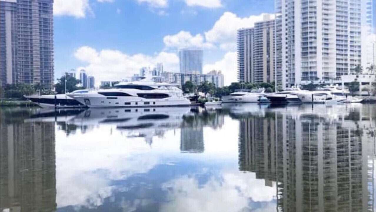 Photo of Others in Aventura