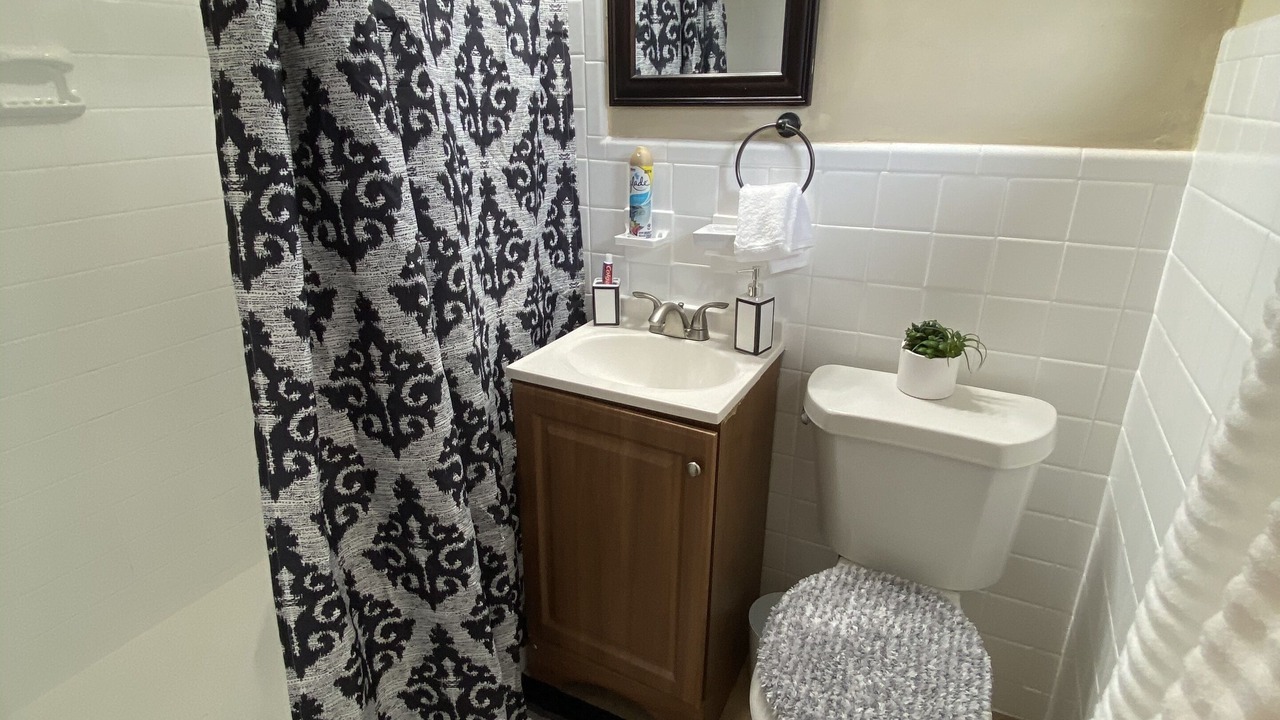 Photo of Bathroom in Miramar