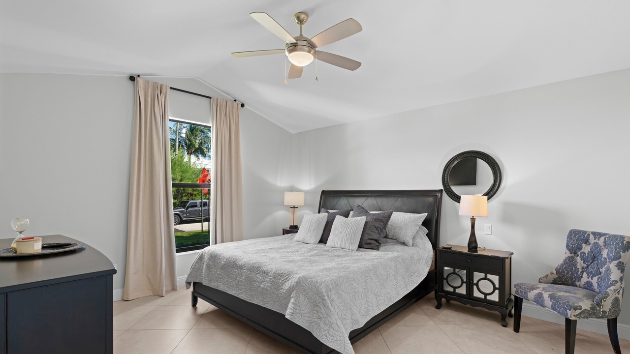 Photo of Bedroom in Delray Beach Shores