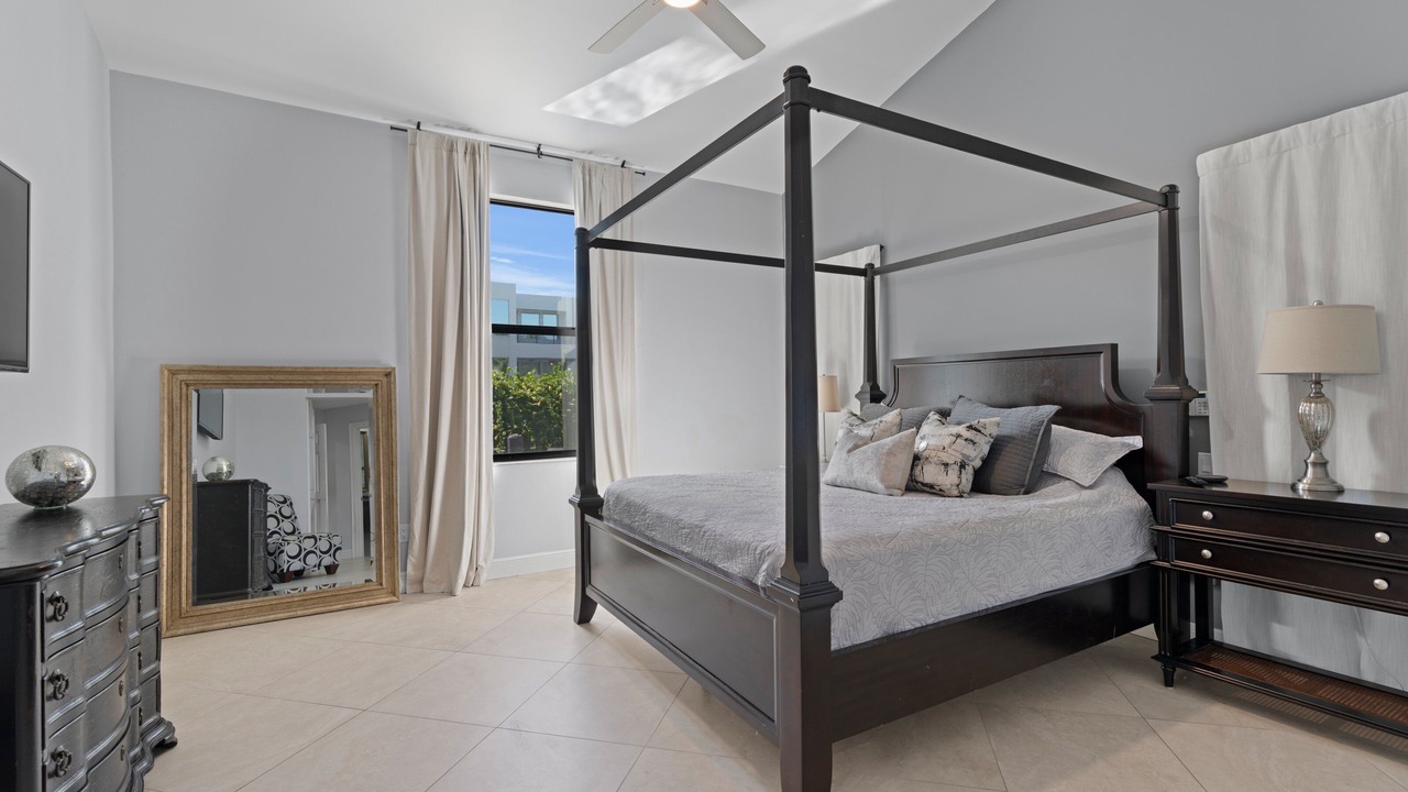 Photo of Bedroom in Delray Beach Shores