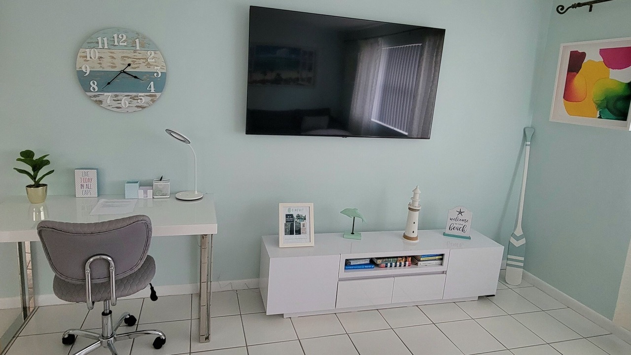 Photo of Livingroom in Harbor Village