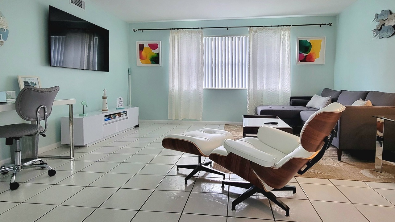 Photo of Livingroom in Harbor Village