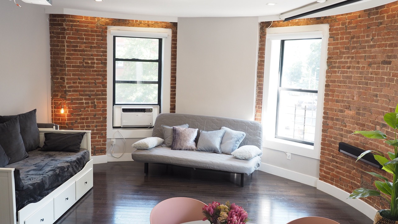 Photo of Livingroom in Manhattan Valley