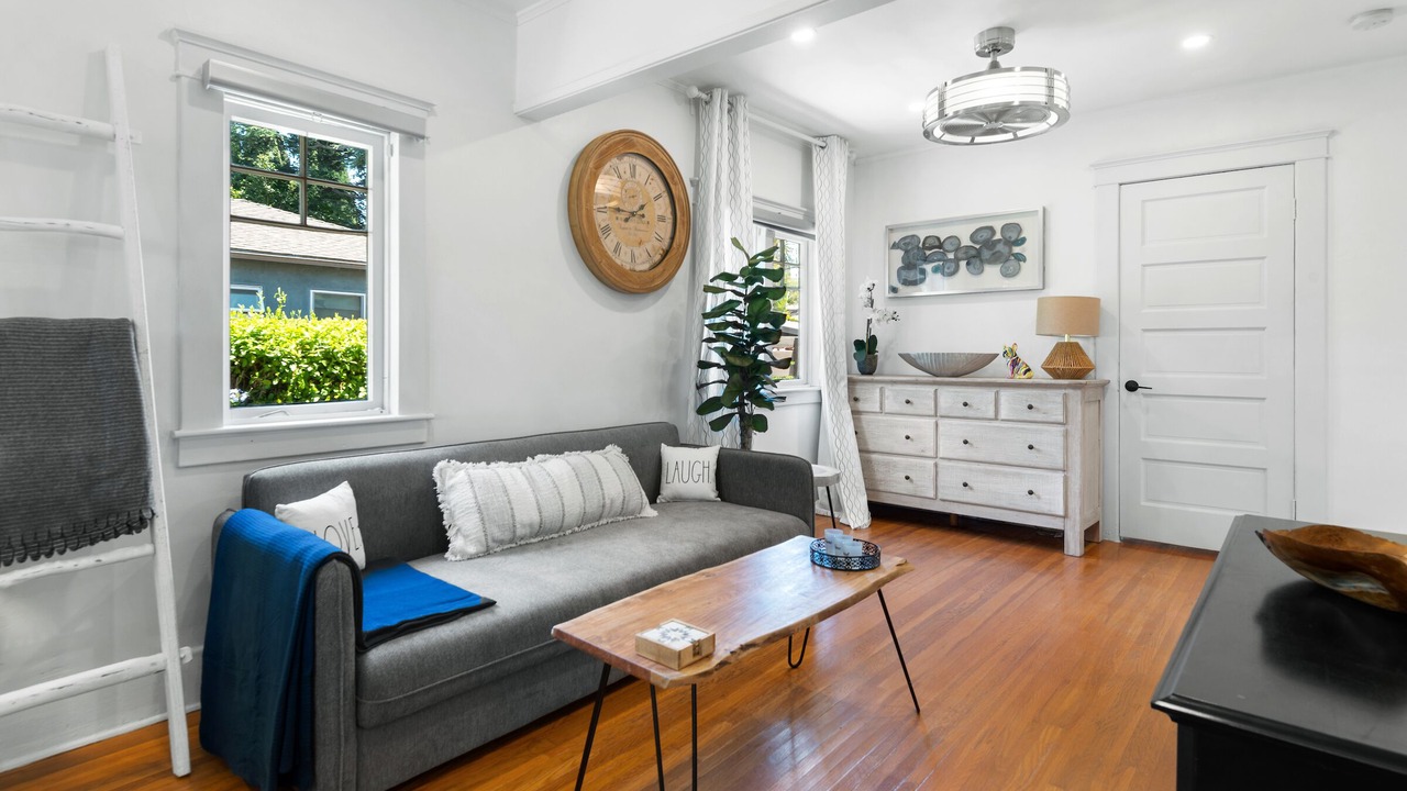 Photo of Livingroom in Carlson Park