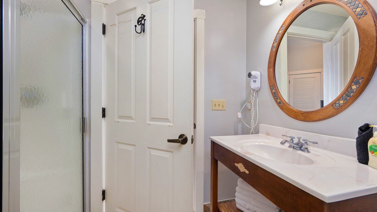 Photo of Bathroom in Edray