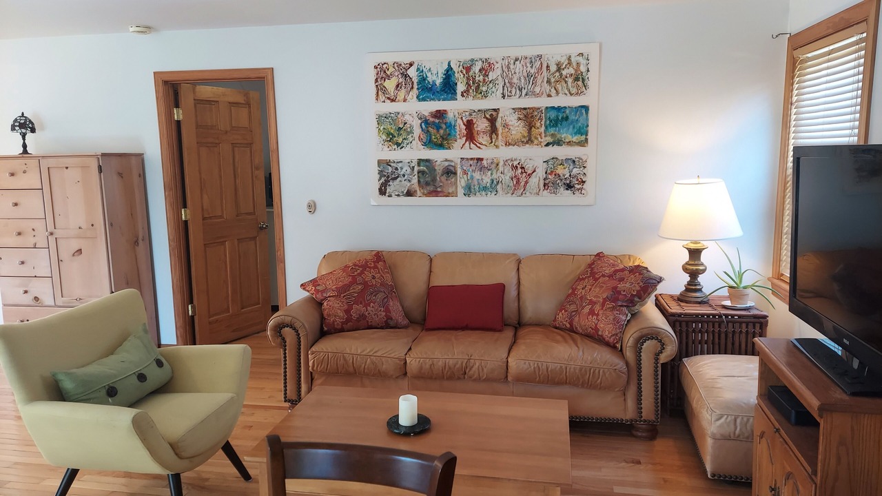 Photo of Livingroom in Milton