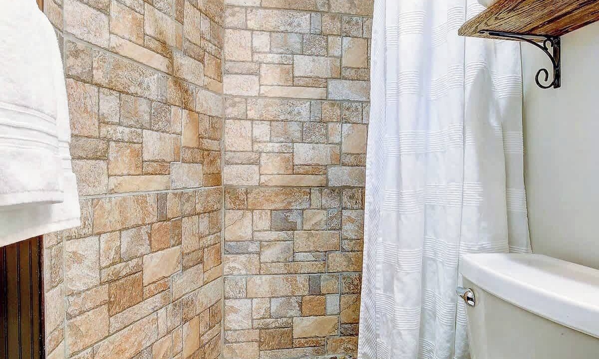 Photo of Bathroom in Lusby