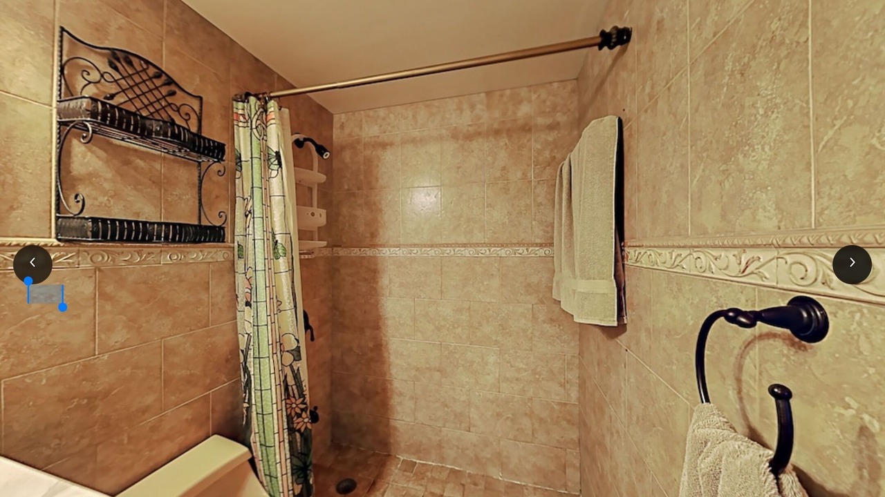 Photo of Bathroom in Galt Mile