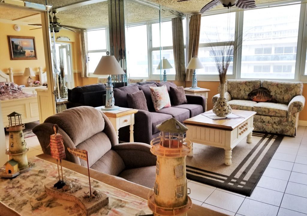 Photo of Livingroom in Galt Mile
