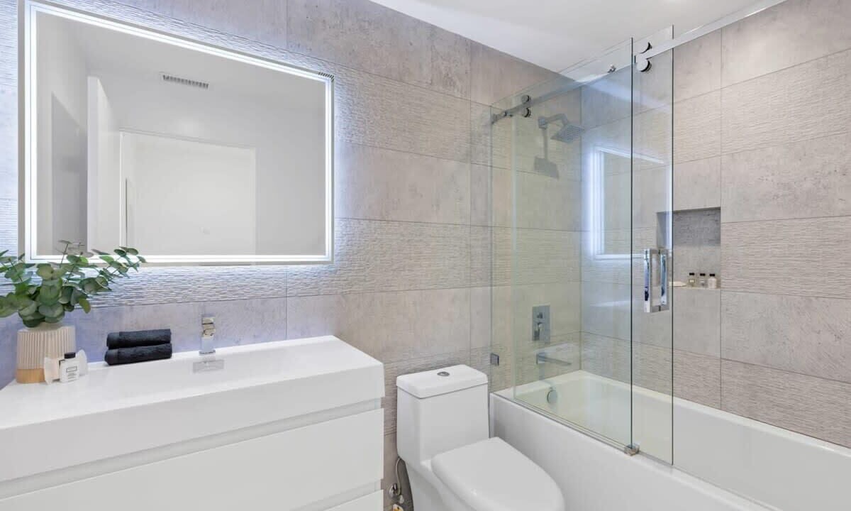 Photo of Bathroom in Hollywood