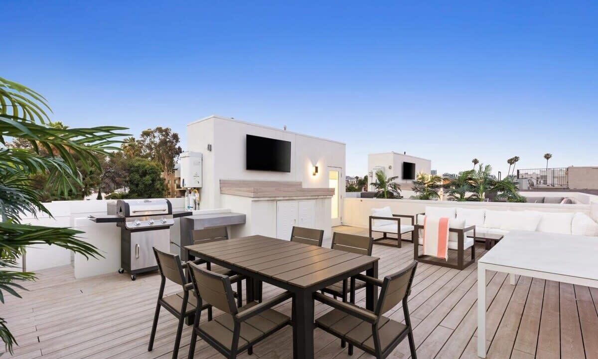 Photo of Outdoor in Hollywood