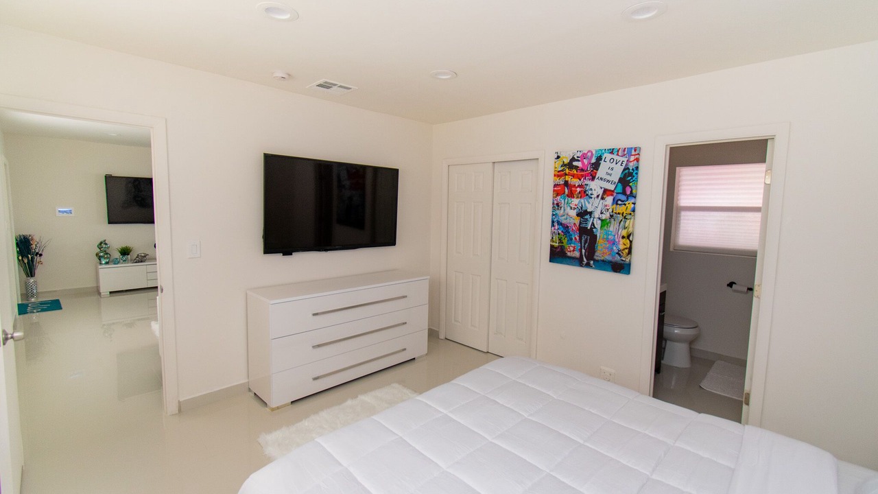 Photo of Bedroom in Royal Poinciana