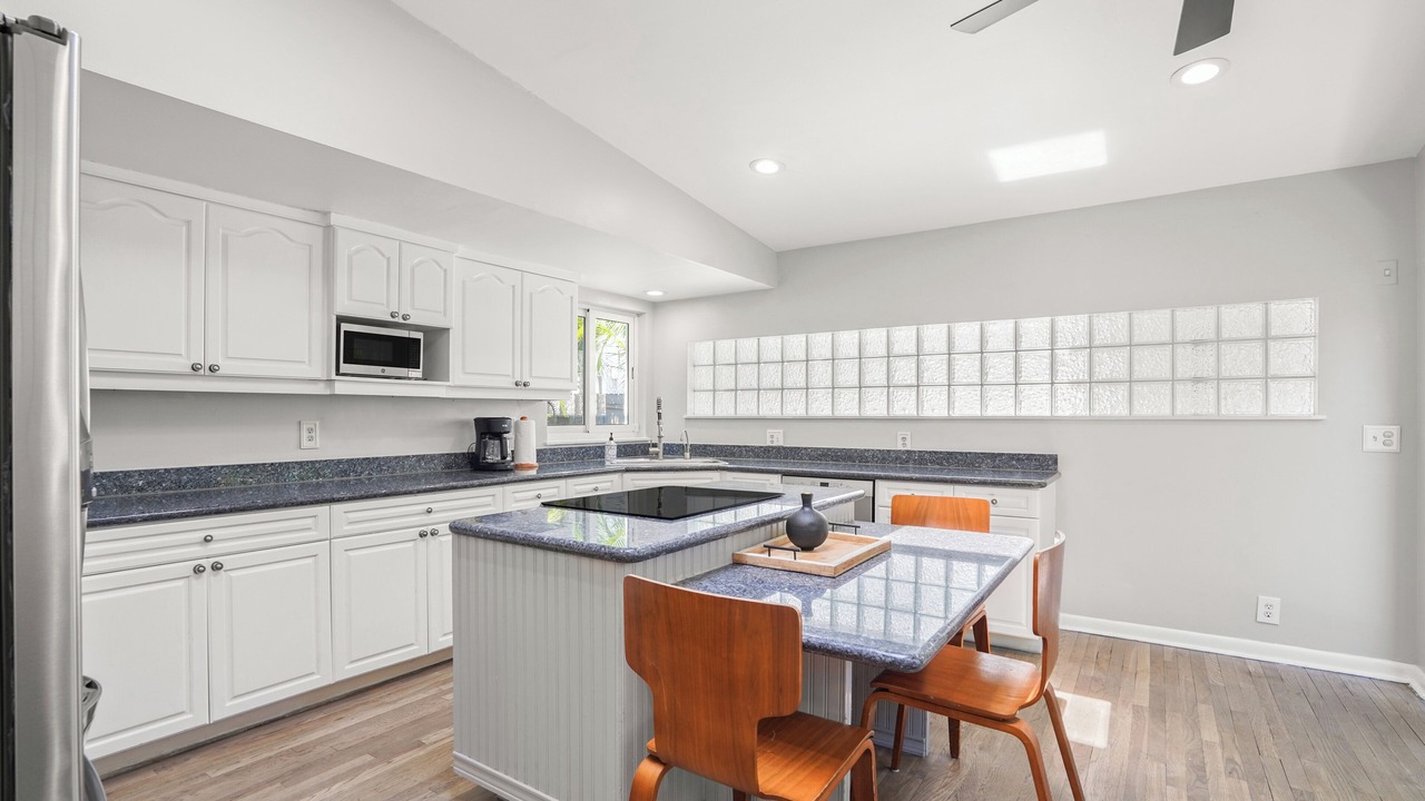 Photo of Kitchen in Lauderdale Beach