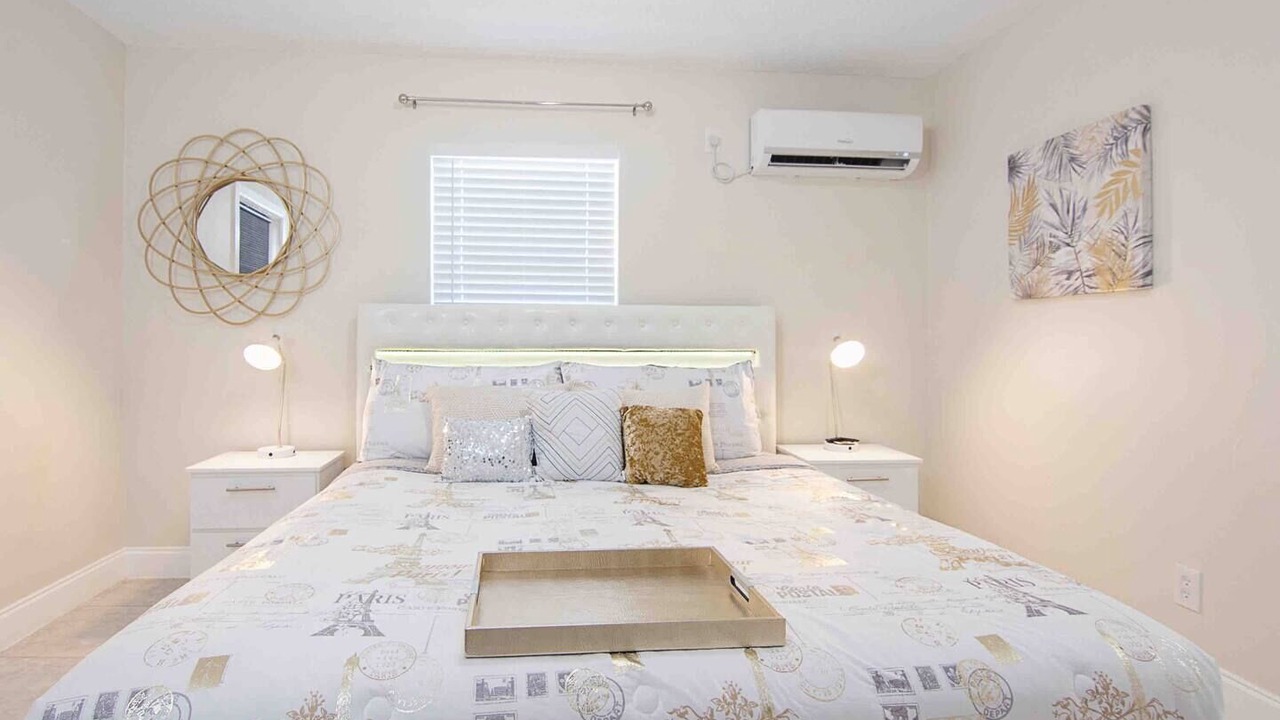 Photo of Bedroom in Hollywood