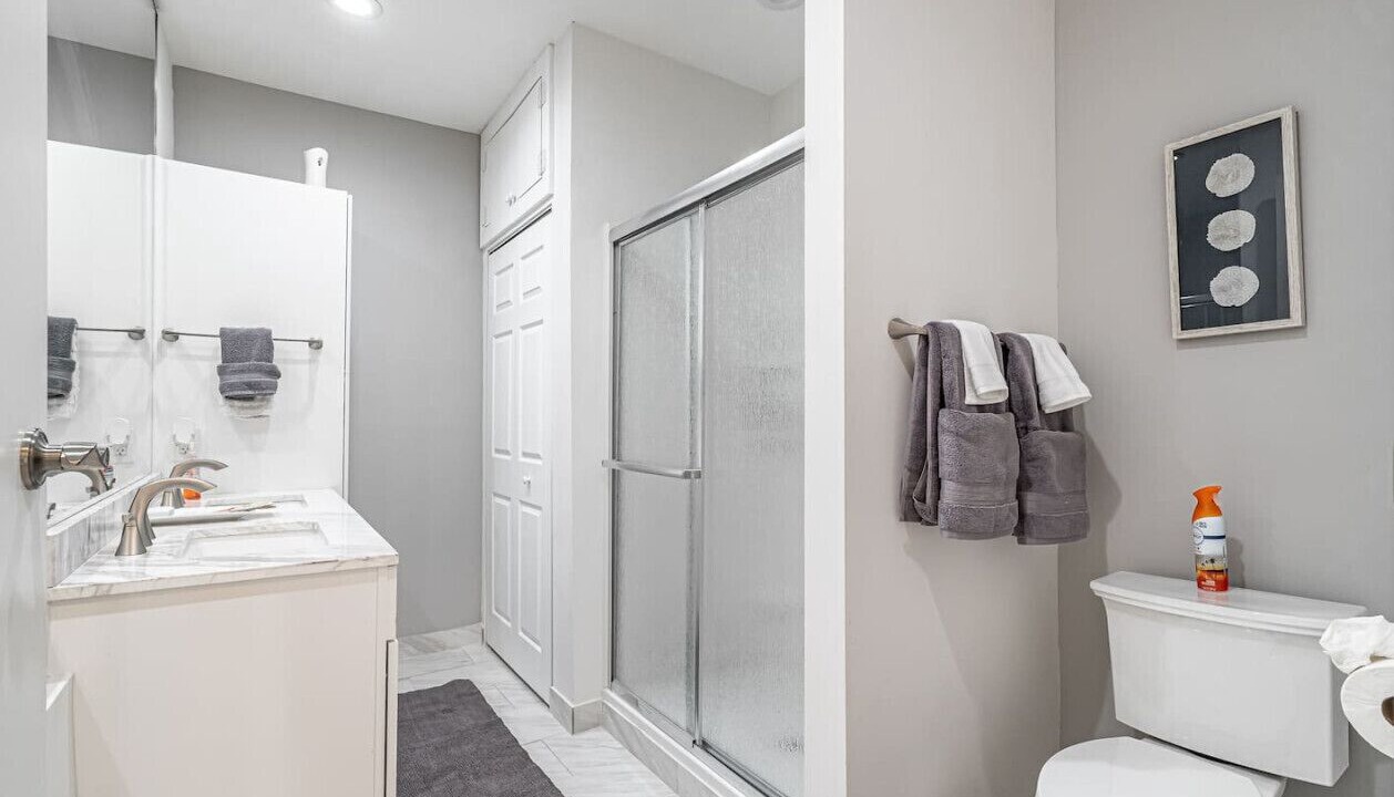 Photo of Bathroom in Harbor Beach