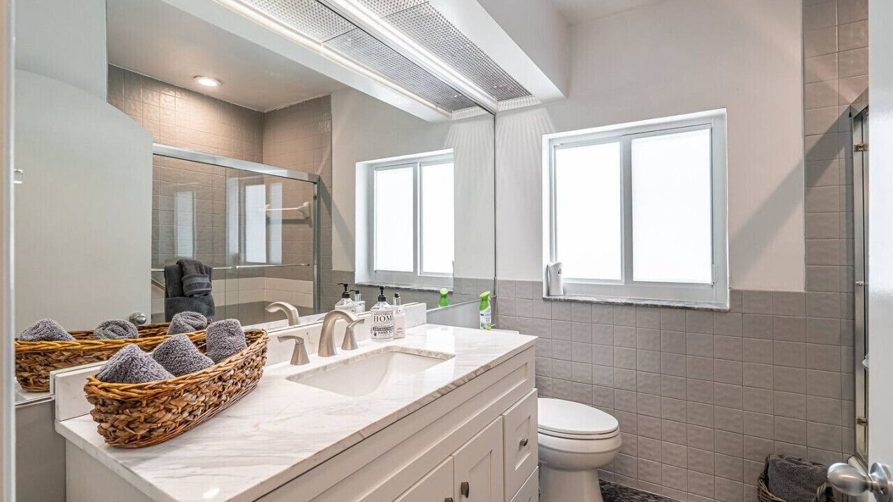 Photo of Bathroom in Harbor Beach