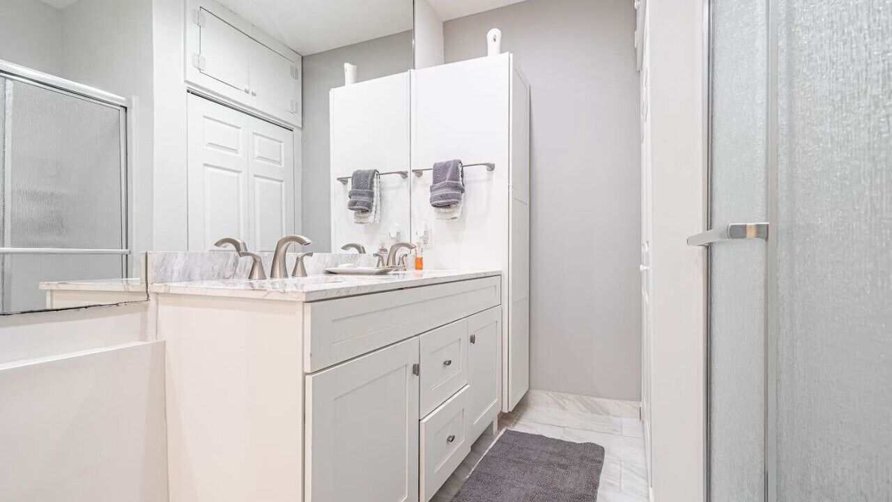 Photo of Bathroom in Harbor Beach