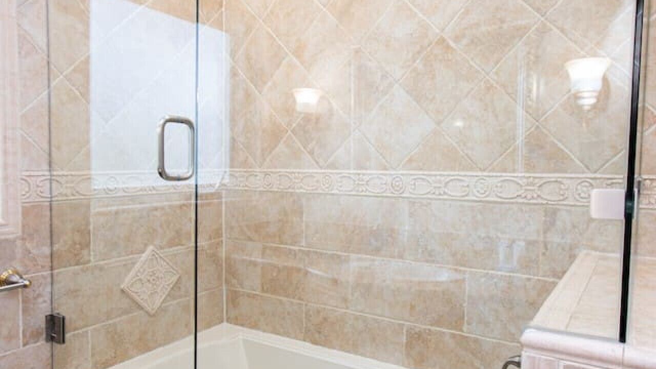 Photo of Bathroom in Hollywood Lakes