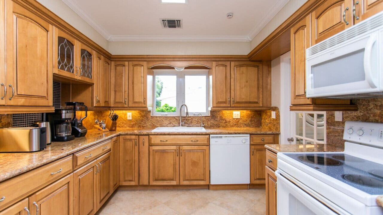 Photo of Kitchen in Hollywood Lakes