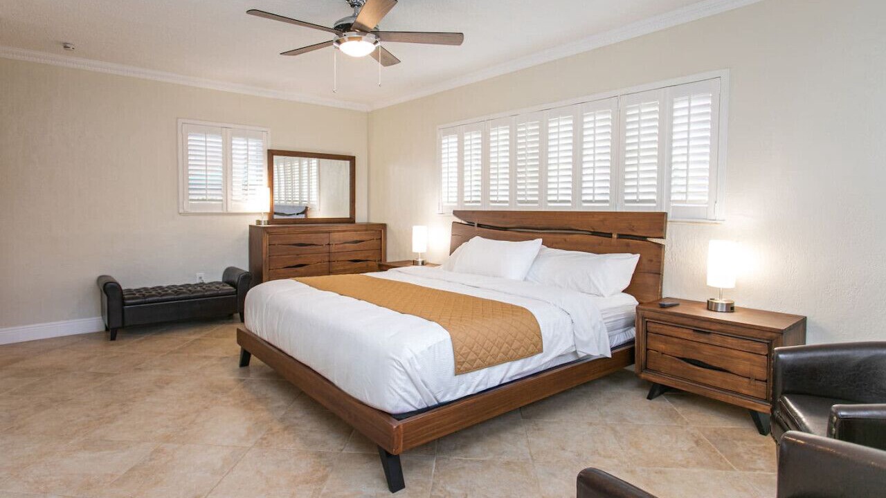 Photo of Bedroom in Hollywood Lakes