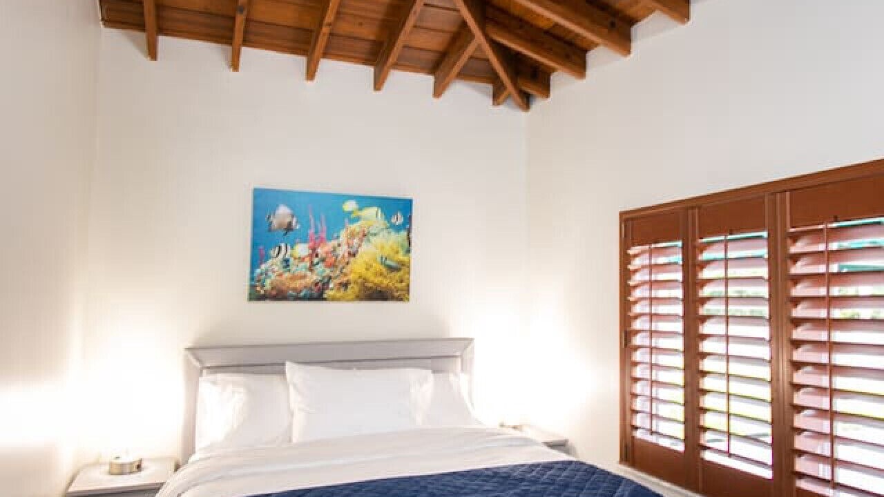 Photo of Bedroom in Hollywood Lakes