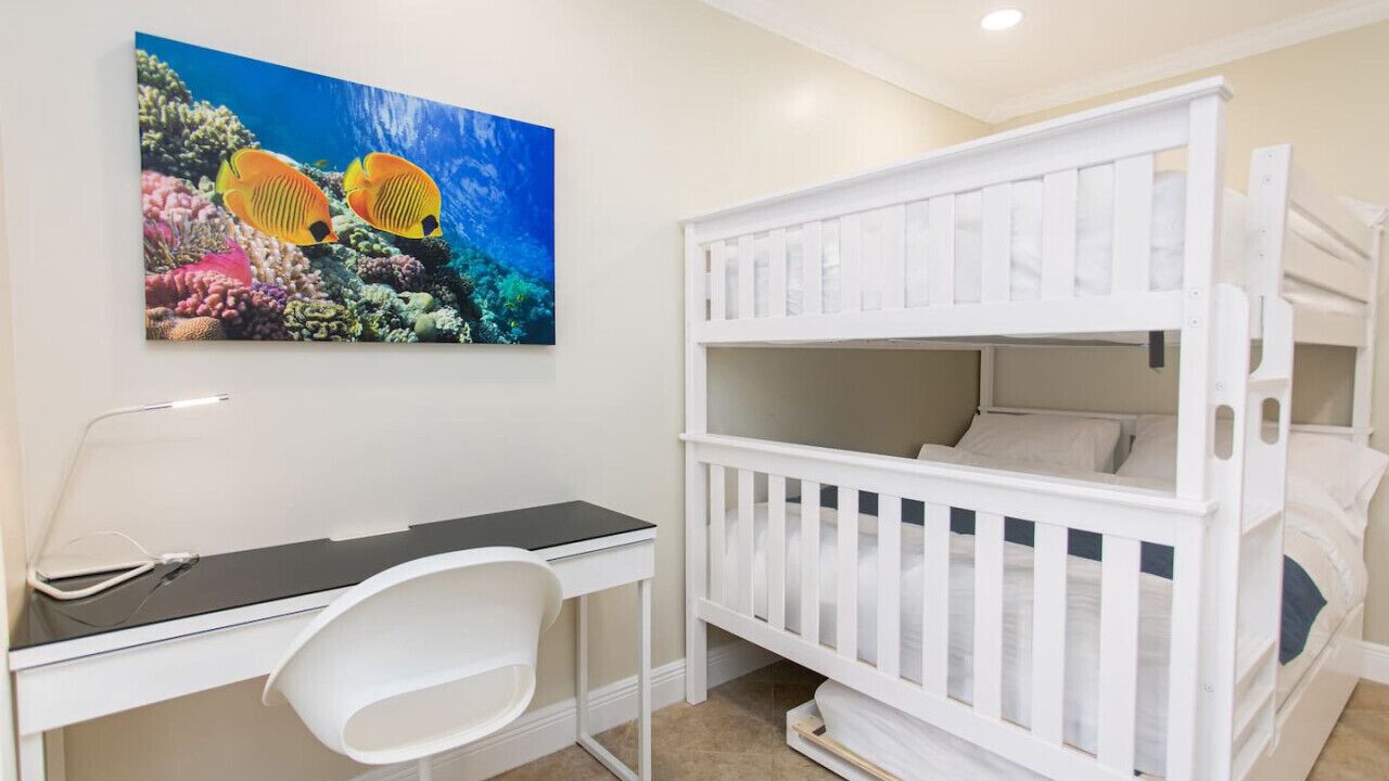 Photo of Bedroom in Hollywood Lakes