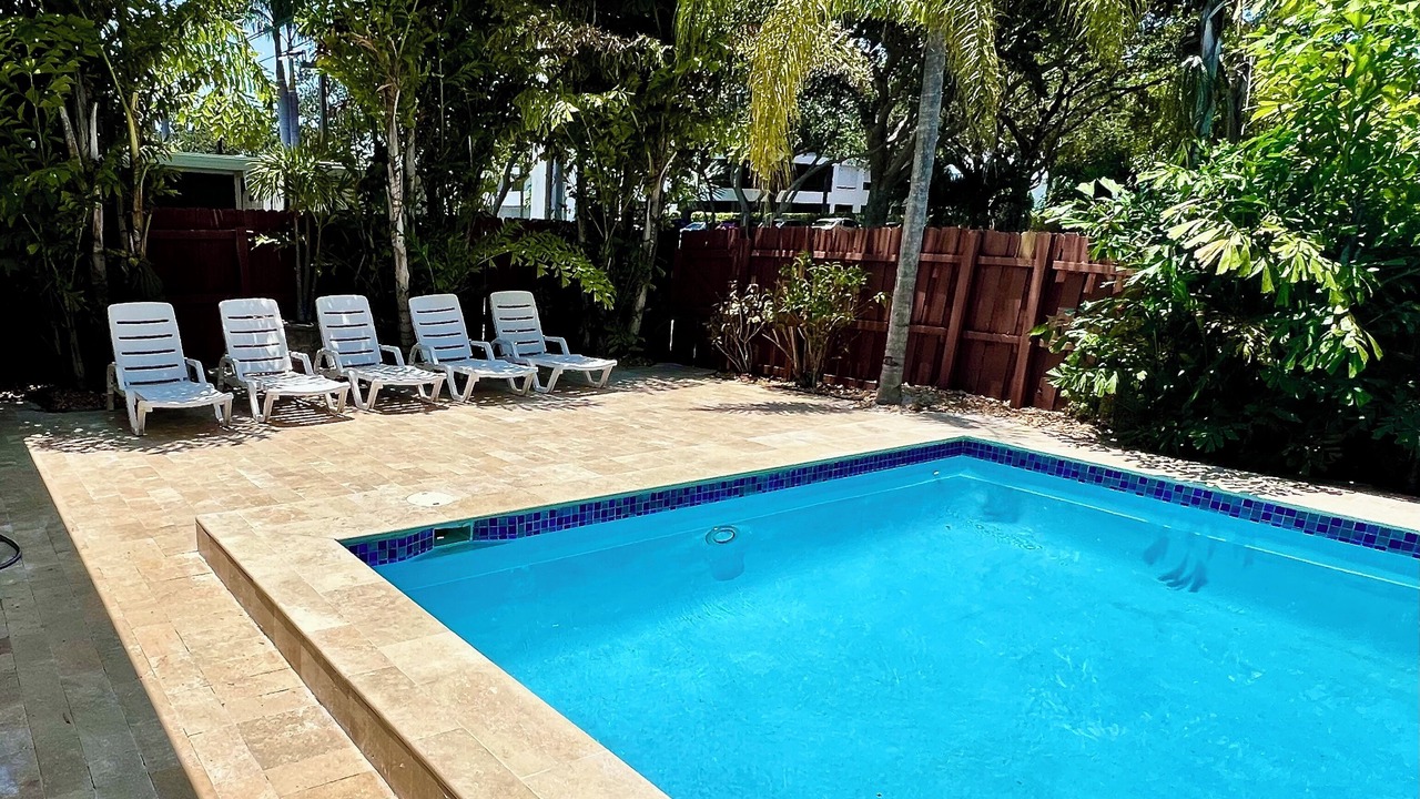 Photo of Outdoor in Hollywood Lakes