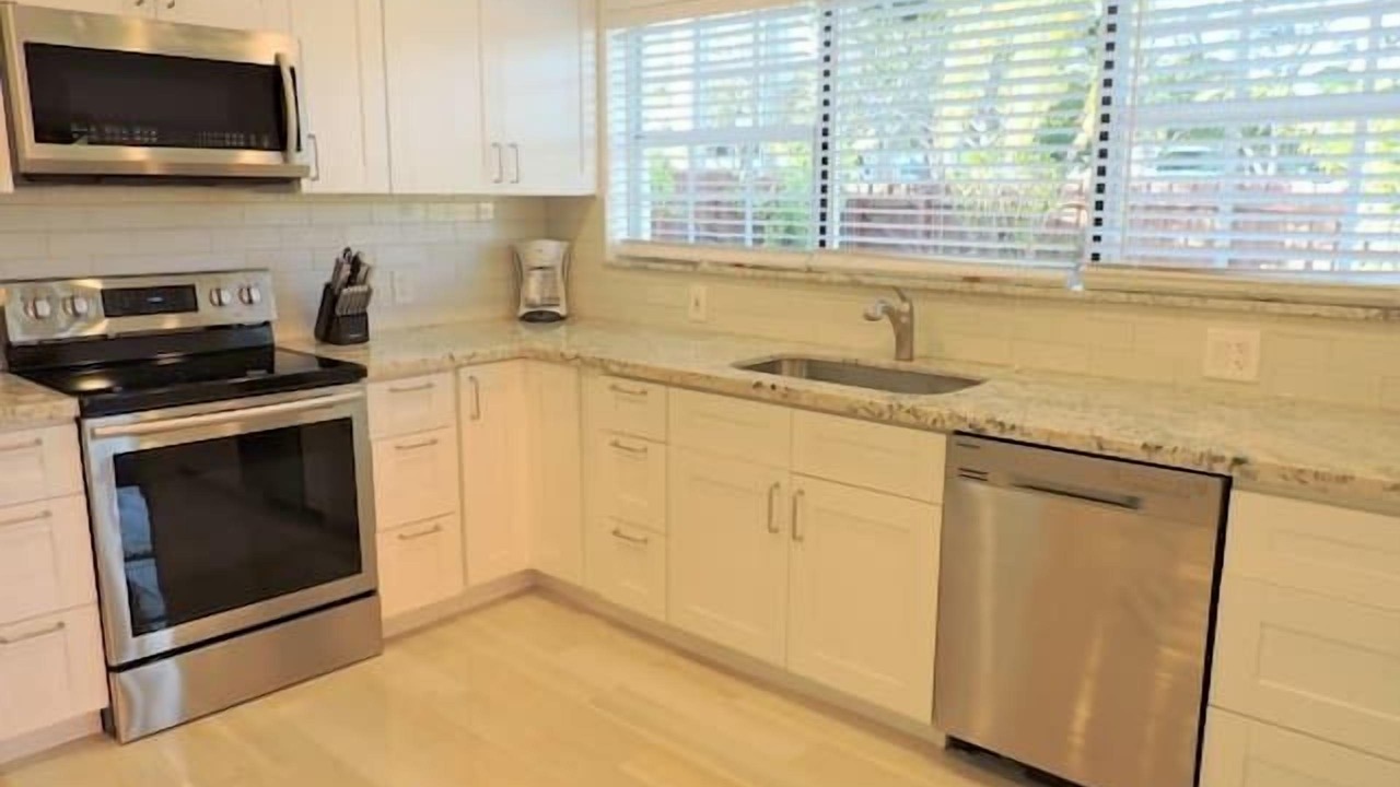 Photo of Kitchen in Hollywood Lakes