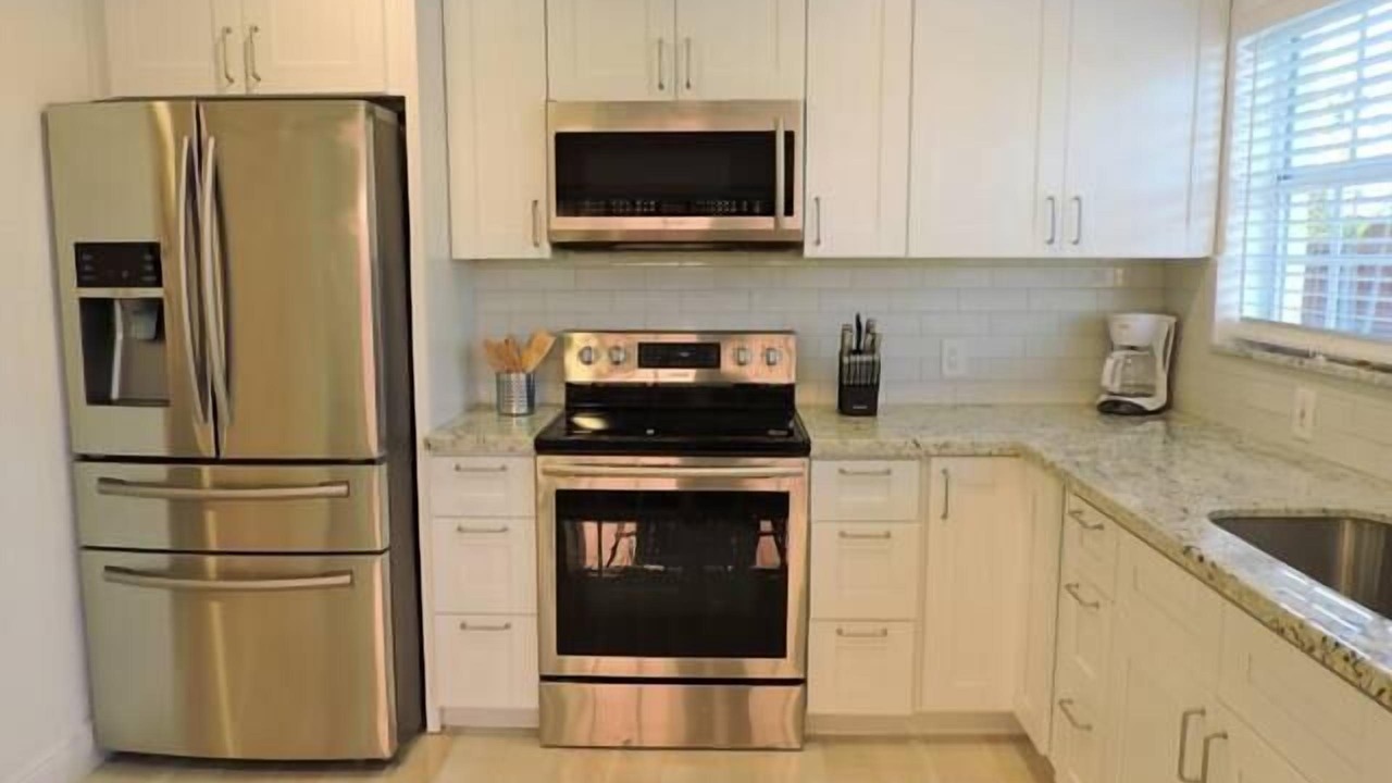 Photo of Kitchen in Hollywood Lakes