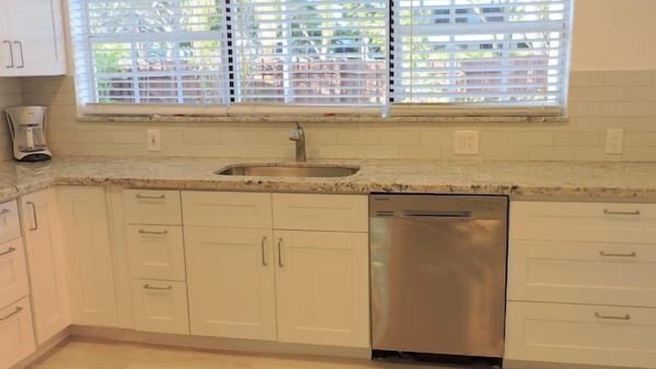 Photo of Kitchen in Hollywood Lakes