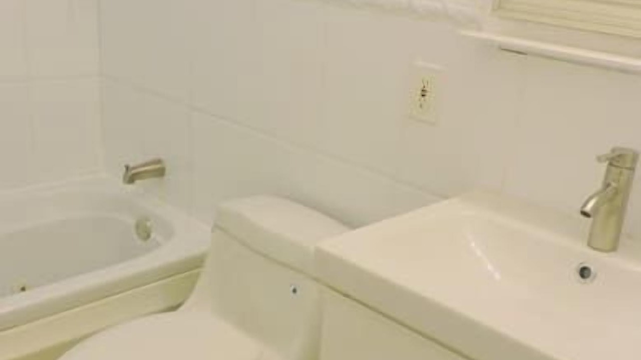 Photo of Bathroom in Hollywood Lakes