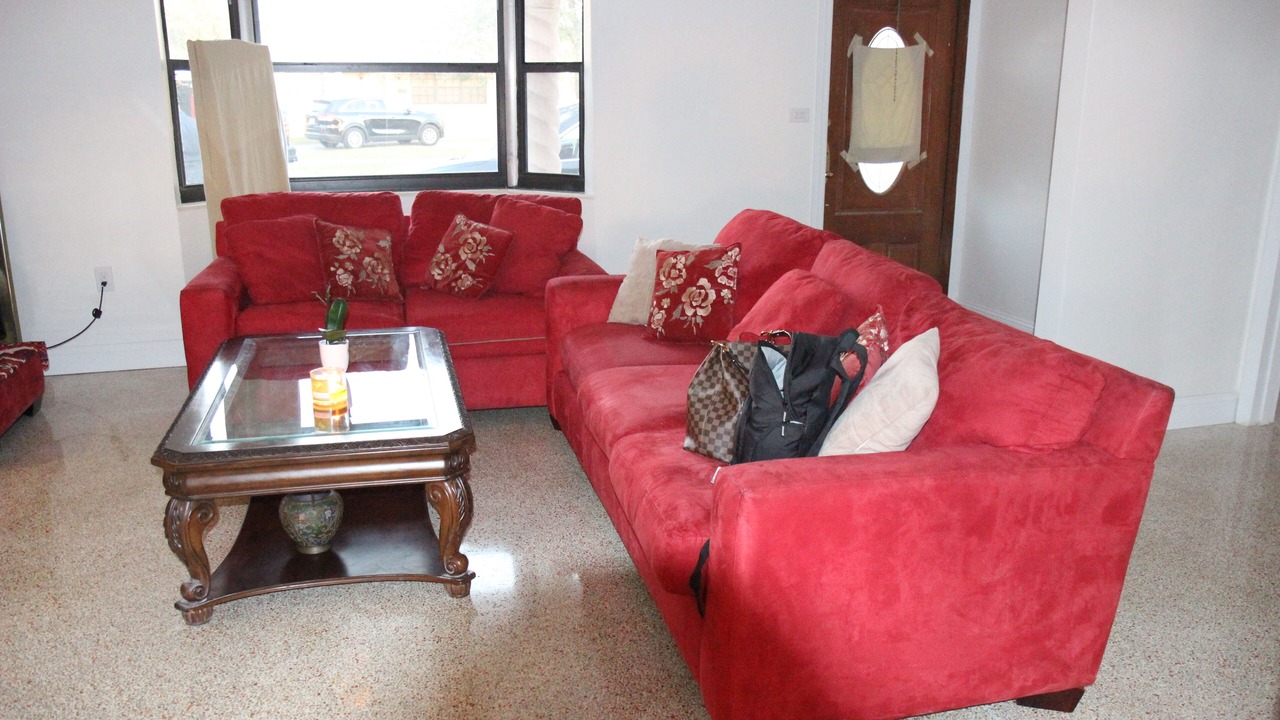 Photo of Livingroom in Miami Gardens