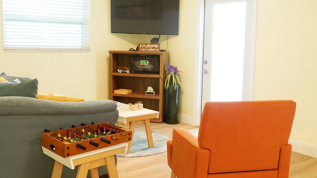 Photo of Livingroom in Edgewood