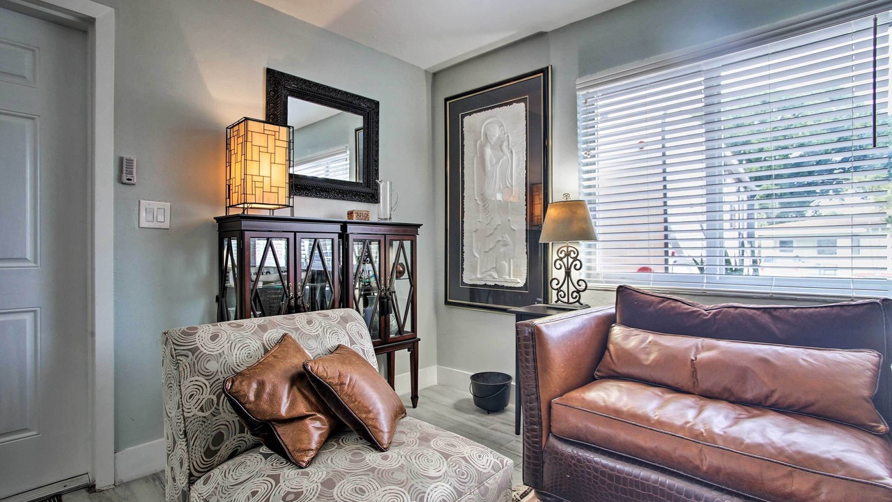 Photo of Livingroom in Middle River Terrace