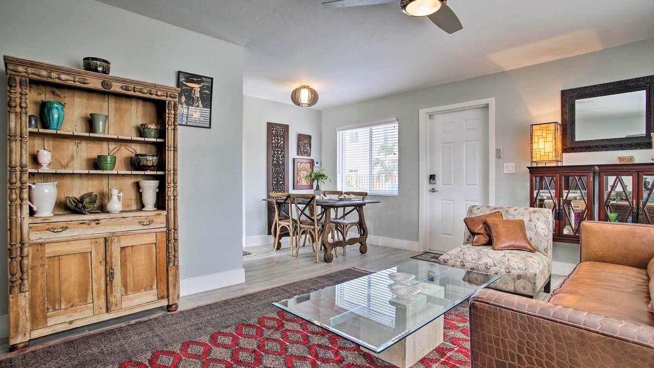 Photo of Livingroom in Middle River Terrace