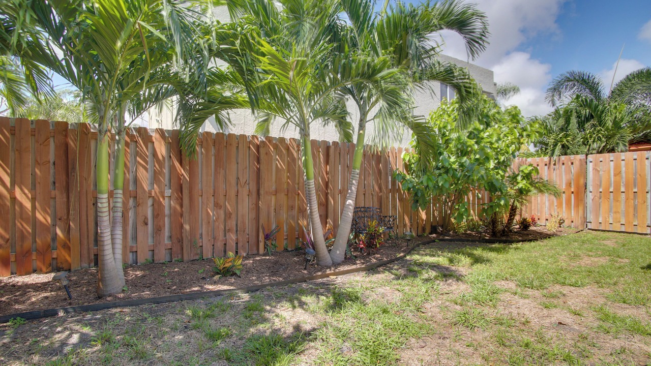 Photo of Outdoor in Middle River Terrace
