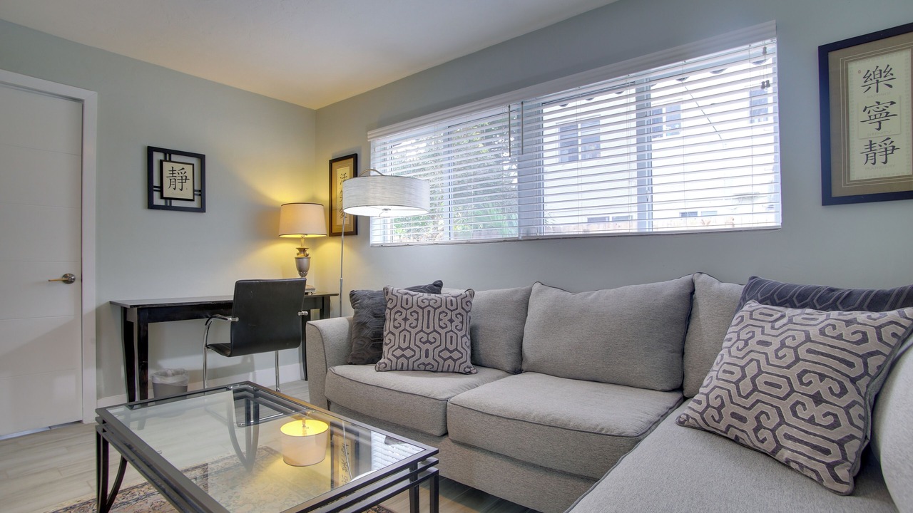 Photo of Livingroom in Middle River Terrace