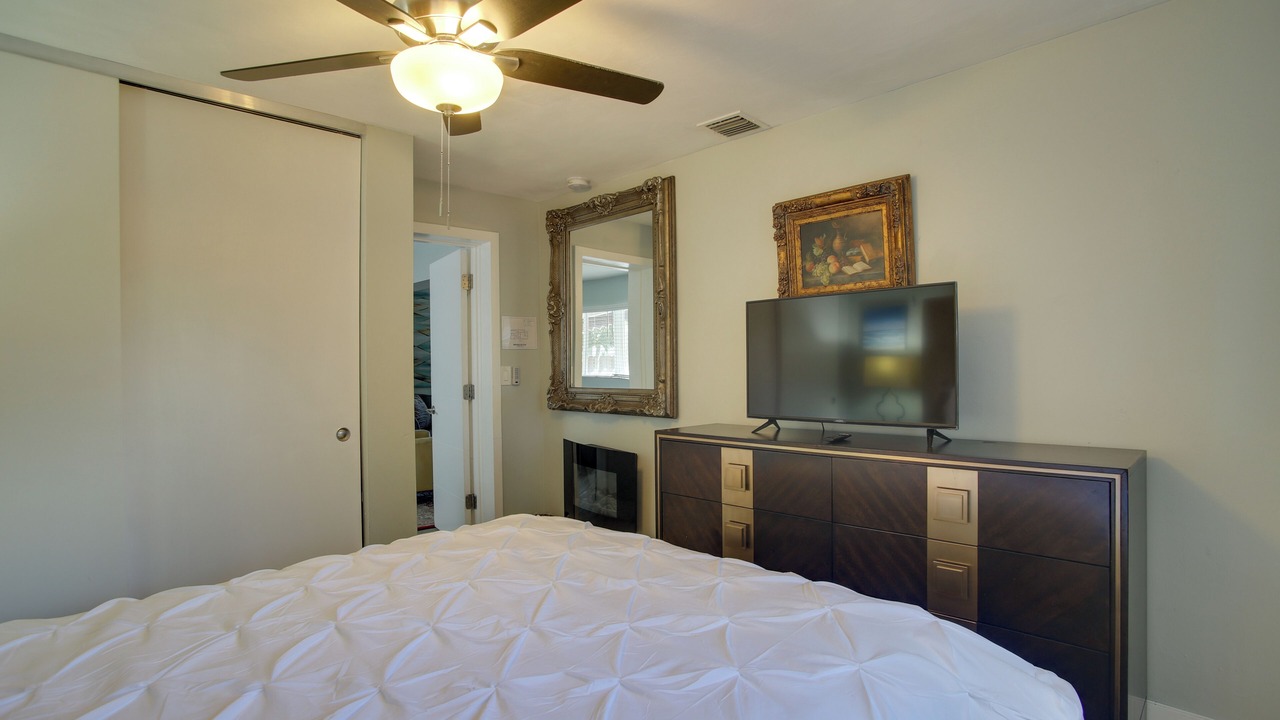 Photo of Bedroom in Middle River Terrace