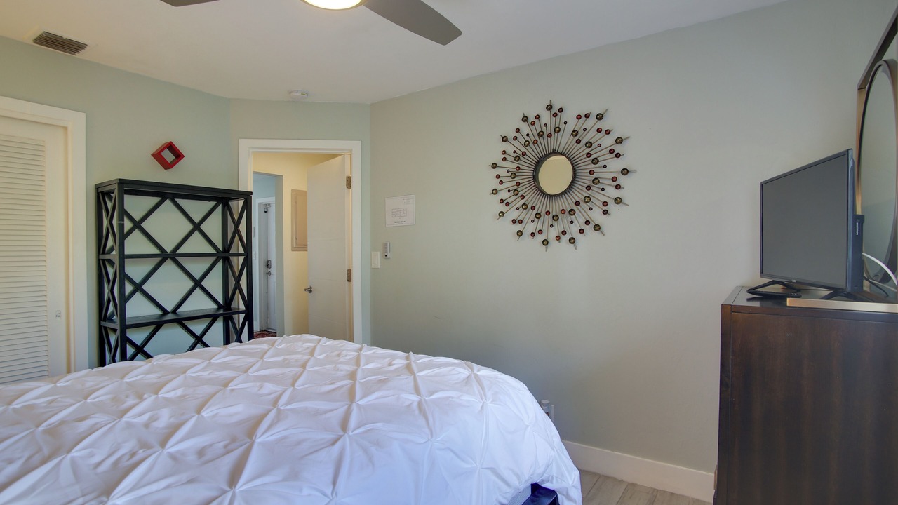 Photo of Bedroom in Middle River Terrace