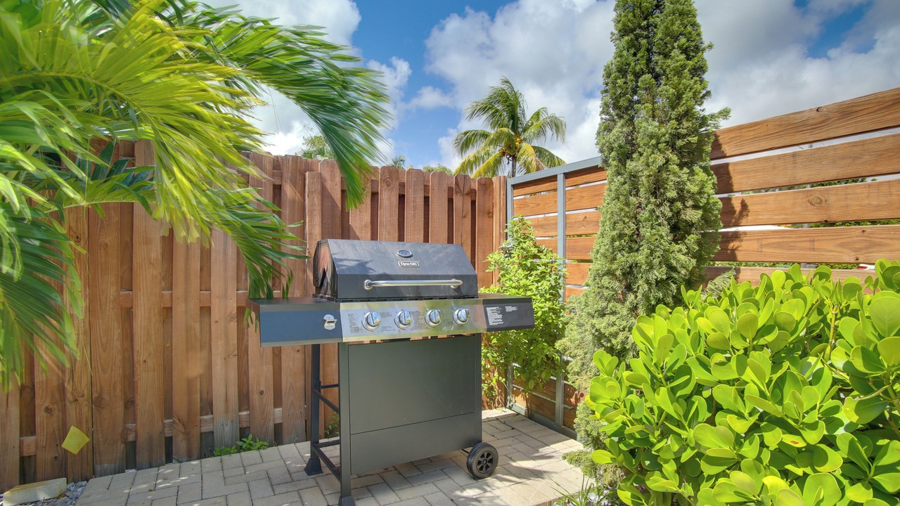 Photo of Outdoor in Middle River Terrace