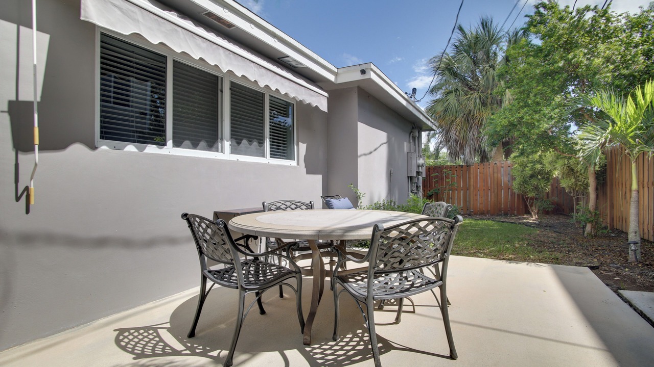 Photo of Outdoor in Middle River Terrace