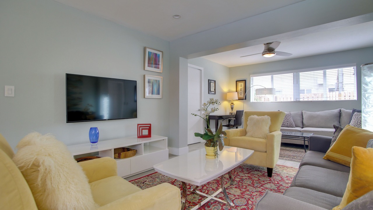 Photo of Livingroom in Middle River Terrace