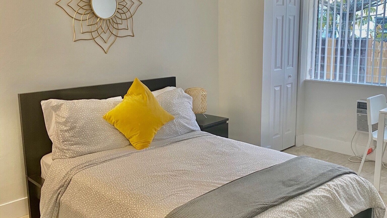 Photo of Bedroom in Royal Poinciana