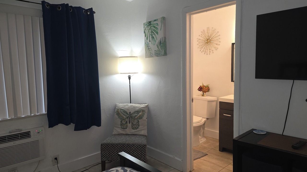 Photo of Bedroom in Royal Poinciana