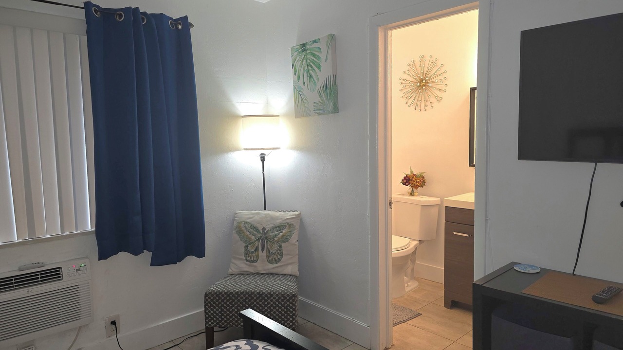 Photo of Bedroom in Royal Poinciana